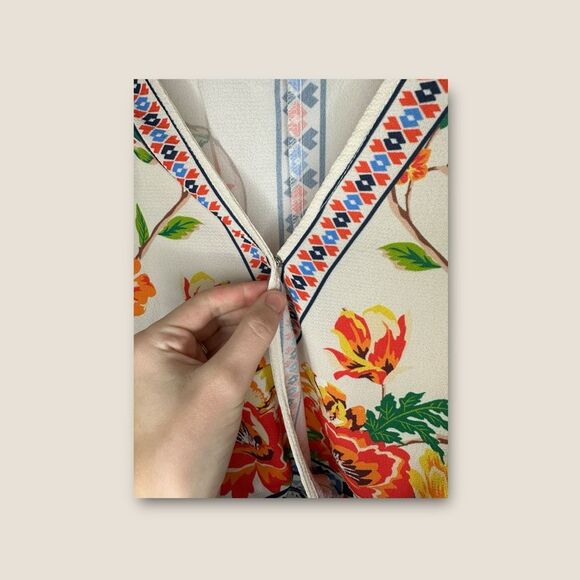 Flying Tomato Kimono Wrap Top Size Small BohoCream Red Floral Crop Wide Sleeves - Picture 3 of 4